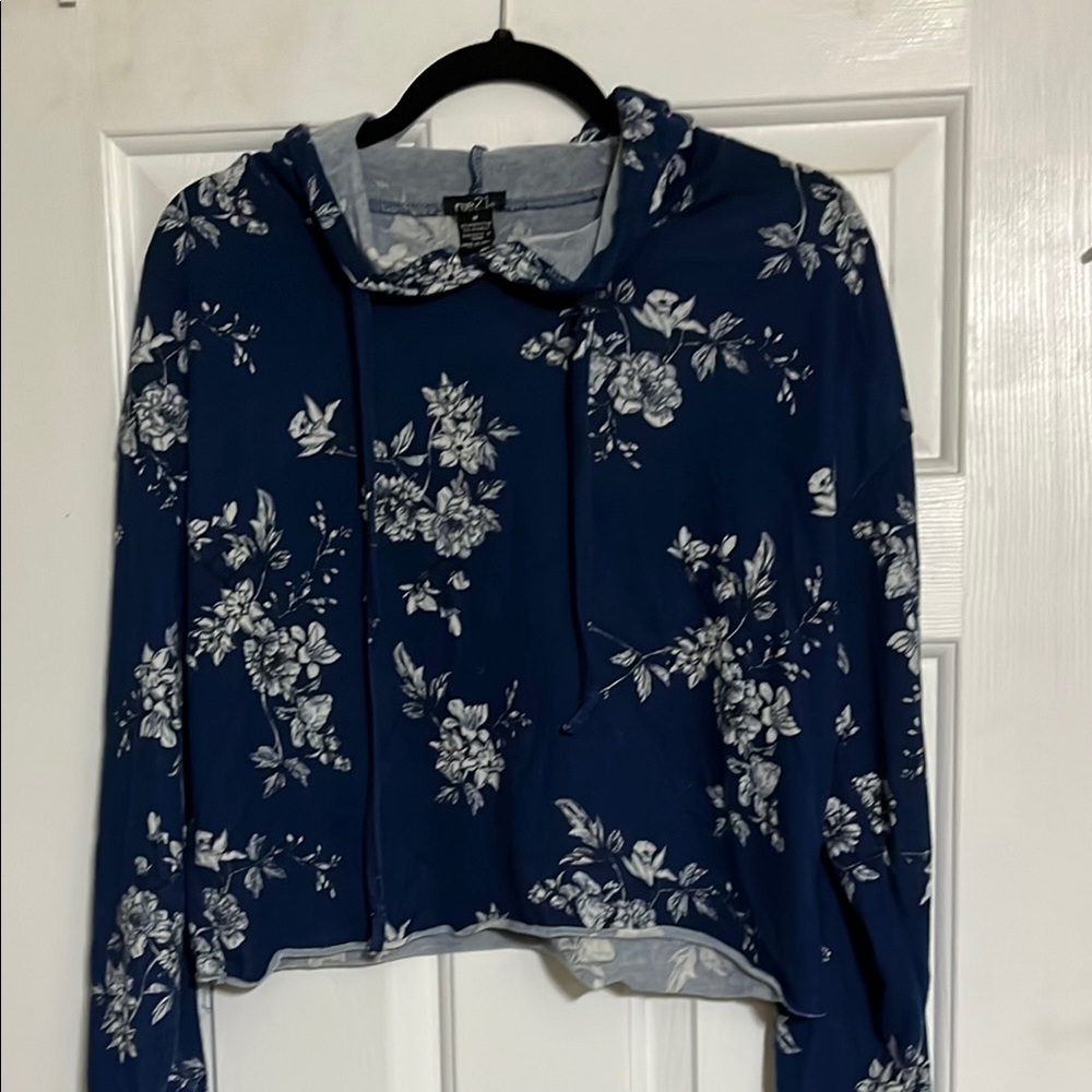 Rue21 Blue Long Sleeve Crop Sweatshirt